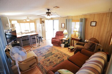 Living Room/Entry