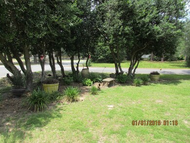 404 Peachtree St W, Douglas, GA 31533 - photo 2