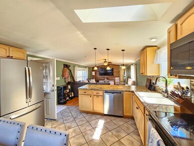 7 Kenwater Ave, Rochester, NH 03867 - photo 3