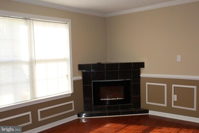 9805 Lake Pointe Ct unit 101, Upper Marlboro, MD 20774 - photo 4