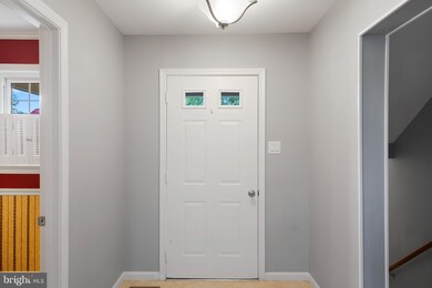 4327 Cub Run Rd, Chantilly, VA 20151 - photo 2