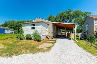 1122 Maplewood Rd, Columbus, OH 43207 - photo 2