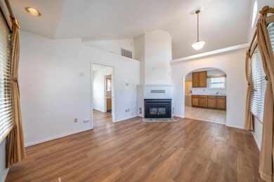1328 Magnolia St-9