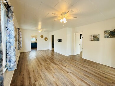 119 Williams Ave, Kelso, WA 98626 - photo 2