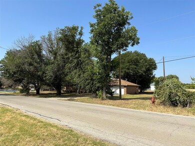 715 North Ave E, Springtown, TX 76082 - photo 2