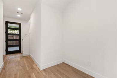 5704 Bryan Pkwy unit 103, Dallas, TX 75206 - photo 4