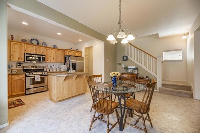 Dining & Kitchen