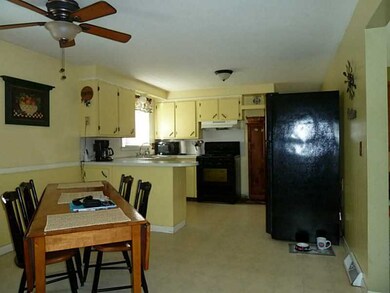 56 Perkins St, Warwick, RI 02886 - photo 3