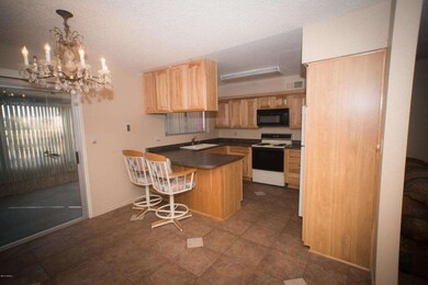 Kitchen/Breakfast Bar