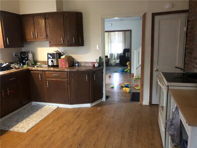 533 Jackson Ave unit 533, Vandergrift, PA 15690 - photo 3