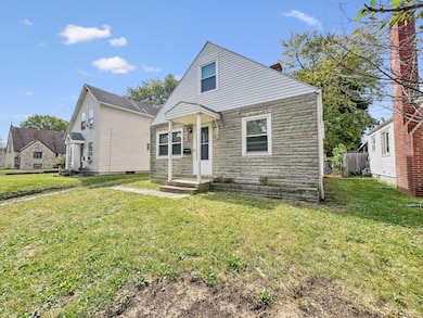 611 Whitethorne Ave, Columbus, OH 43223 - photo 2