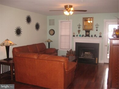 405 Waters Edge Dr unit 405, Newark, DE 19702 - photo 2