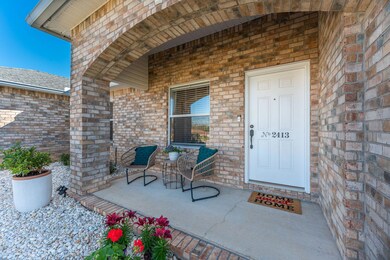 5-web-or-mls-2413 Halfmoon Ln Exterior-4
