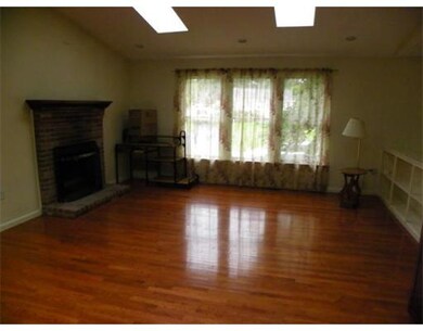 37 Parkwood Dr, Pepperell, MA 01463 - photo 2