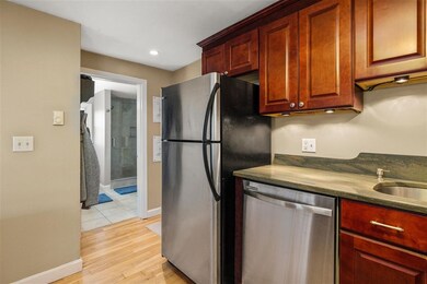 140 Cass St unit 6, Portsmouth, NH 03801 - photo 5