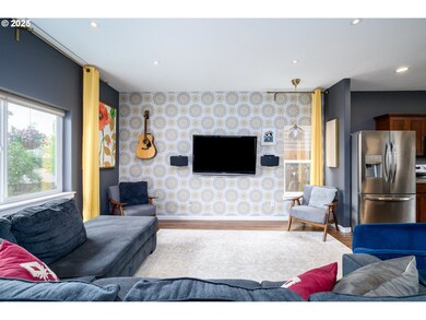 976 E 15th St, Lafayette, OR 97127 - photo 5