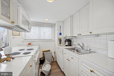 122 Ardwick Terrace unit 3B, Lansdale, PA 19446 - photo 6