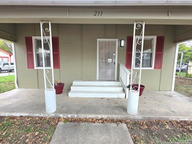 211 E Fest St, San Antonio, TX 78204 - photo 2