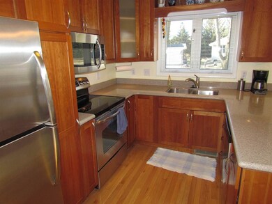 624 Fireside Dr, Cedar Falls, IA 50613 - photo 4