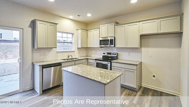 Pinehurst_Gray_Cabinets06