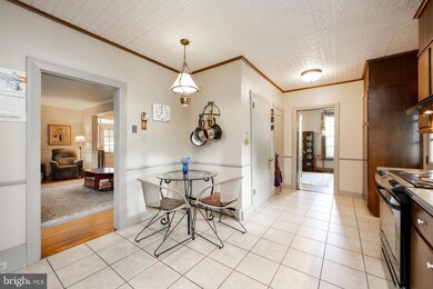 910 Maple St, Honey Brook, PA 19344 - photo 4