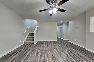 31619 Regal Park Ct, Conroe, TX 77385 - photo 2