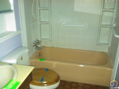 1400 SW Clontarf St, Topeka, KS 66611 - photo 6