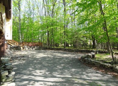 107 Saint Moritz Dr, Tafton, PA 18464 - photo 4