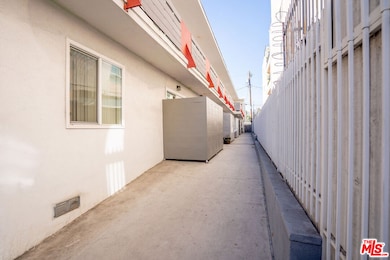 5831 Carlton Way unit 6, Los Angeles, CA 90028 - photo 6