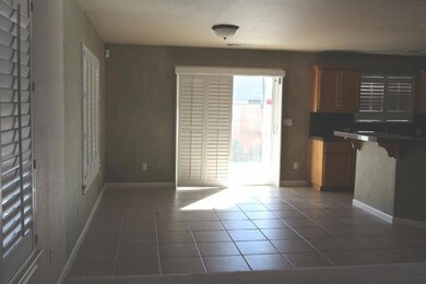 dining to kitchen (800x533).jpg