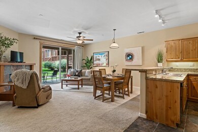 9' ceilings, open great room space with gas firepl