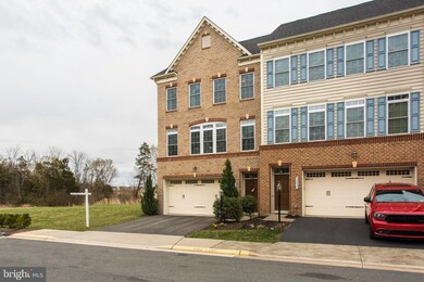 42639 Offenham Terrace, Chantilly, VA 20152 - photo 2