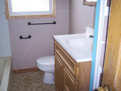 Bathroom on main floor<|><|>