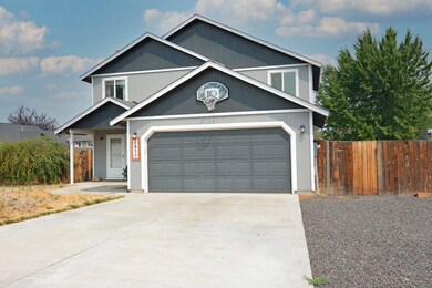 2917 SW Lava Ave, Redmond, OR 97756 - photo 2