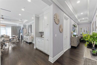 Ritz-Carlton Residences unit 5103, North Hills, NY 11040 - photo 3
