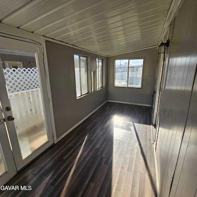 3157 E Avenue I unit B2, Lancaster, CA 93535 - photo 5