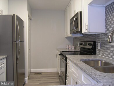 10811 Hampton Mill Terrace, Rockville, MD 20852 - photo 5