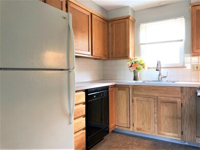 265 New Ludlow Rd unit C2, Chicopee, MA 01020 - photo 4