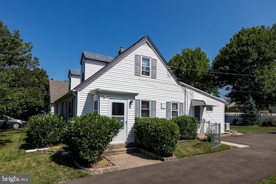 217 Cherry Ln, Ambler, PA 19002 - photo 2