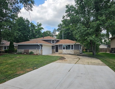 125 Kimber Dr, New Lenox, IL 60451 - photo 2