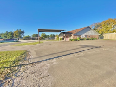 433 W 1st St, Groveton, TX 75845 - photo 3