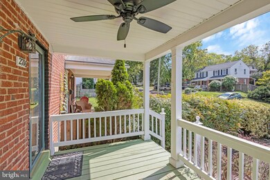 2716 Farnsworth Dr, Alexandria, VA 22303 - photo 4