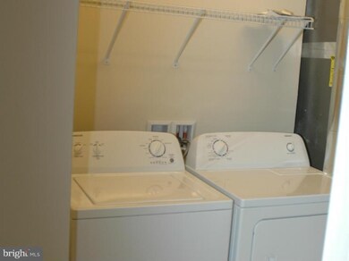 725 Mckenzie Ave, Alexandria, VA 22301 - photo 4