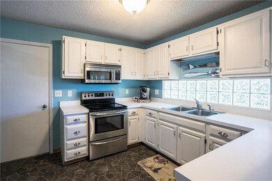 5109 Perry Ln, Shawnee, KS 66203 - photo 2