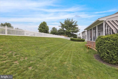 809 Allen Ave, Reading, PA 19605 - photo 6