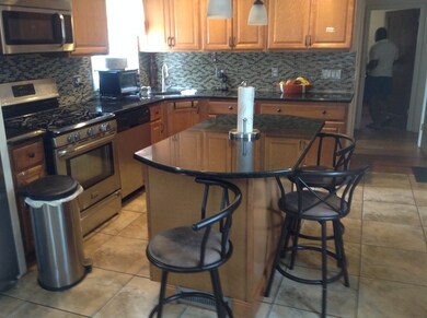 22 Beverly Cir, Randolph, MA 02368 - photo 4