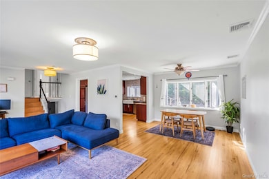 18 Haypath Rd, Bethpage, NY 11714 - photo 6