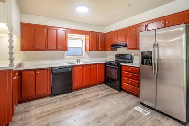 917 Dyche Ln, Alvin, TX 77511 - photo 5