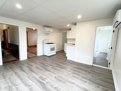 13-1/2 Bluff St, Worcester, MA 01610 - photo 4