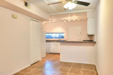 2946 N 14th St unit 15, Phoenix, AZ 85014 - photo 7